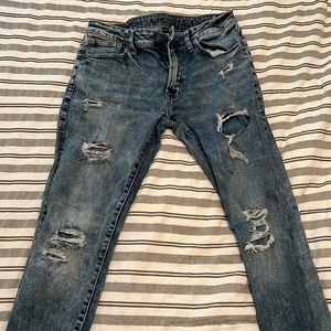 American Eagle ripped jeans. Size 31 X 34